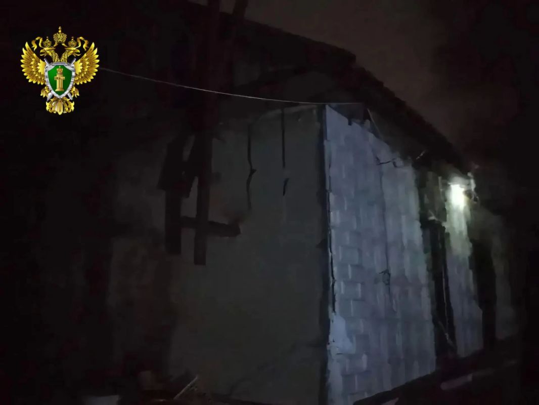 Трое детей и взрослый погибли при пожаре в Благодарненском округе Трое детей и взрослый погибли при пожаре в Благодарненском округе