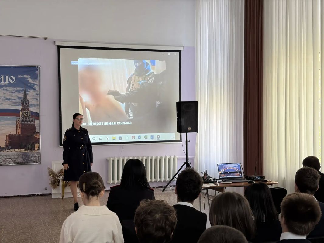 В Ставропольском крае офицеры СК России продолжают цикл профилактических бесед в образовательных учреждениях В Ставропольском крае офицеры СК России продолжают цикл профилактических бесед в образовательных учреждениях