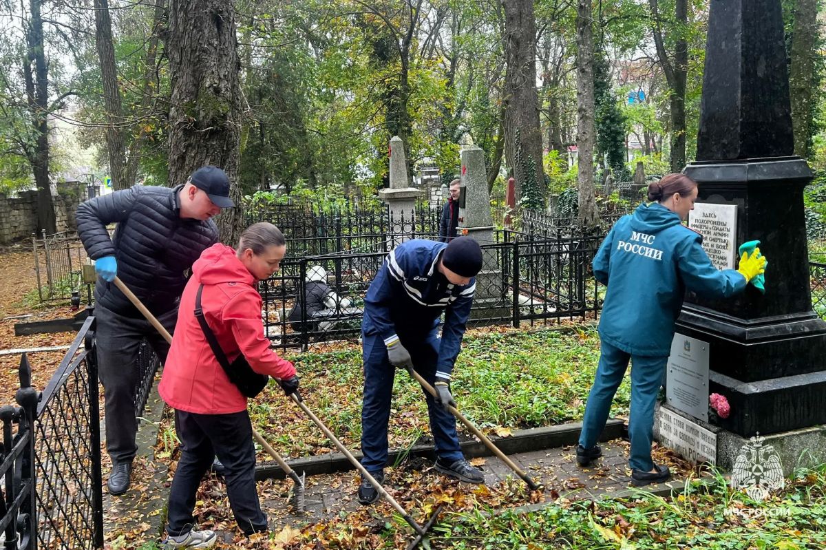 Молодежный совет МЧС Ставрополья принял участие в акции «Чистая память» Молодежный совет МЧС Ставрополья принял участие в акции «Чистая память»