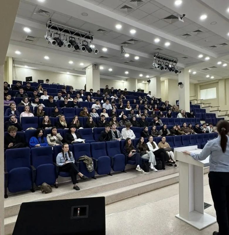 Ставропольские полицейские провели цикл профилактических встреч с учащимися образовательных учреждений региона Ставропольские полицейские провели цикл профилактических встреч с учащимися образовательных учреждений региона