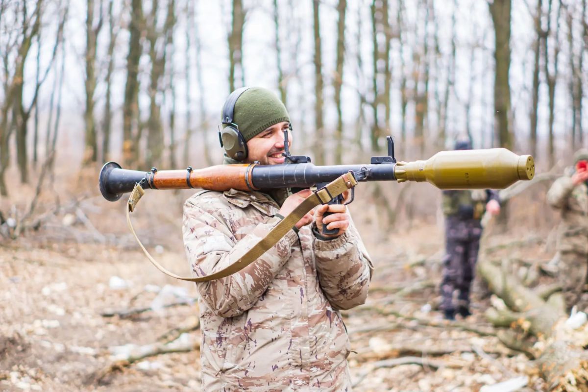 В истории военных конфликтов есть немало примеров некой иронии судьбы, когда носители одной фамилии оказывались по разные стороны фронта на разных иерархических высотах