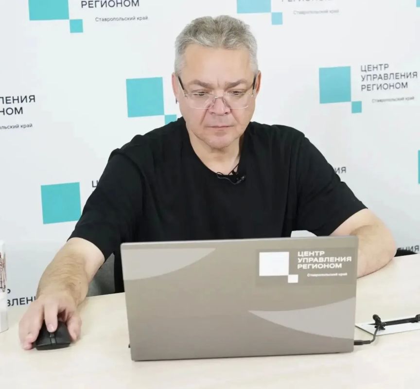 Губернатор Владимир Владимиров дал 39 поручений по вопросам, прозвучавшим в эфире октябрьской прямой линии