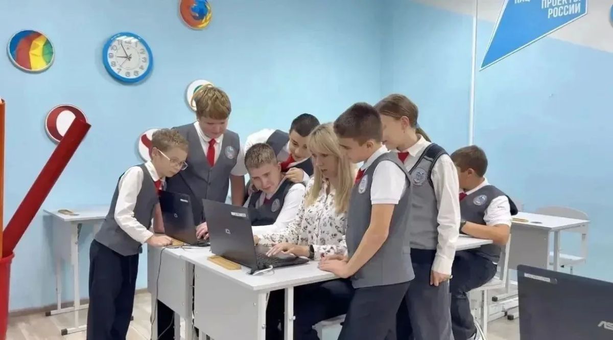 Пятигорская школа № 27 стала площадкой федерального проекта «Код будущего»