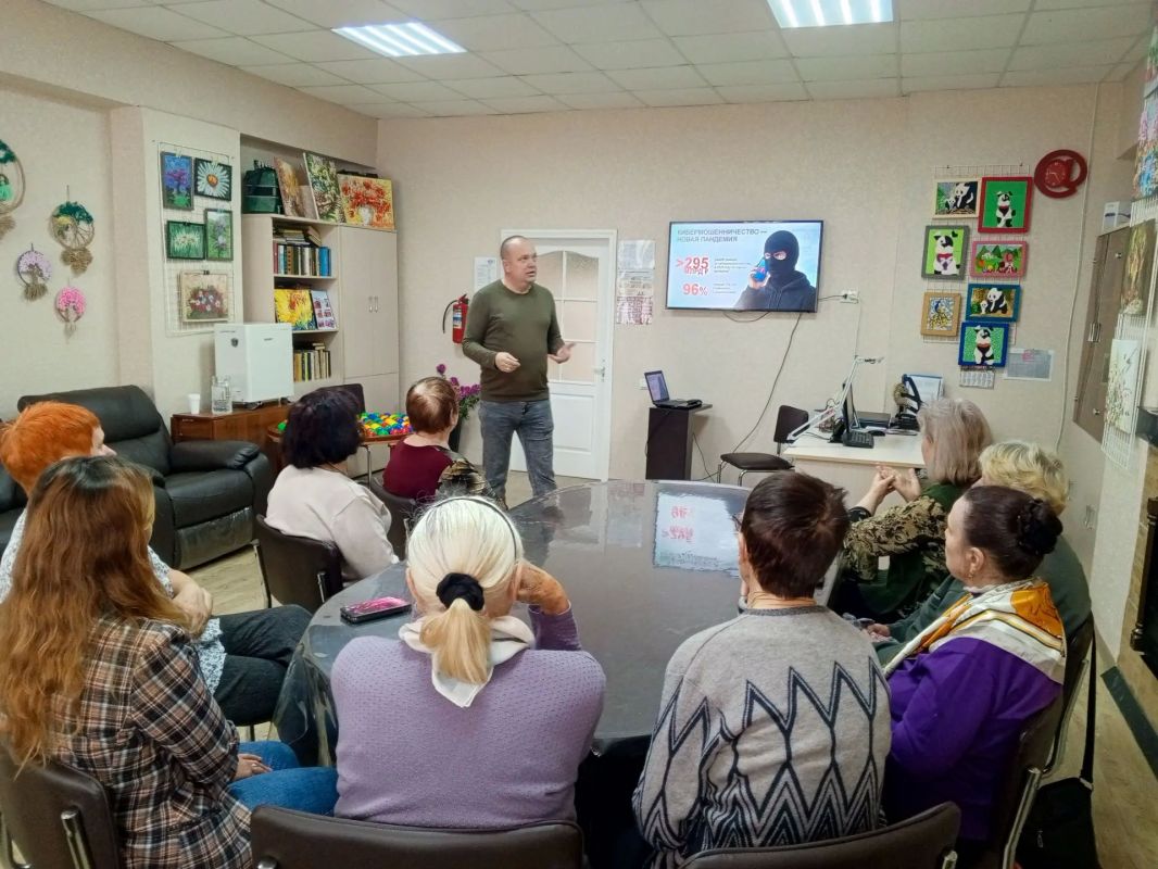 В Грачевском ЦСОН прошла встреча по финансовой безопасности В Грачевском ЦСОН прошла встреча по финансовой безопасности