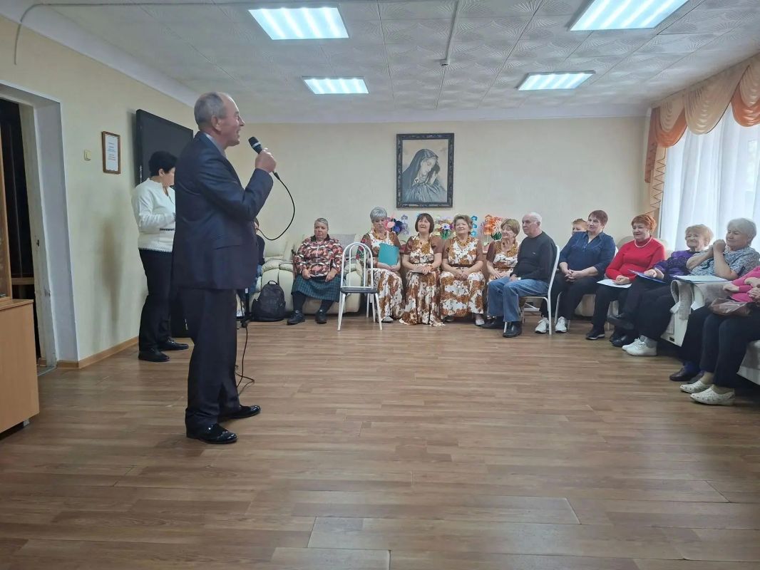 «Бабушки и дедушки — это не просто родные люди «Бабушки и дедушки — это не просто родные люди